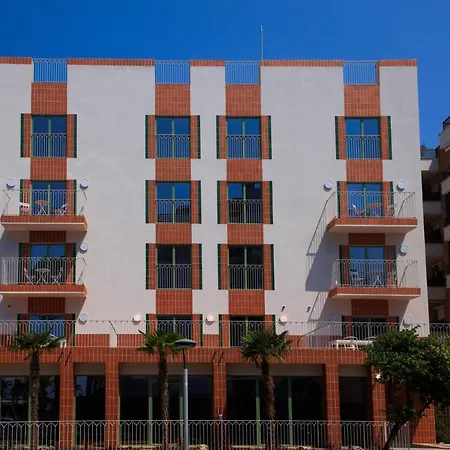 Terra Aurea Apartmanhotel 3*