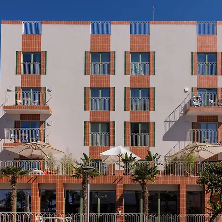 Aparthotel Terra Aurea 3*